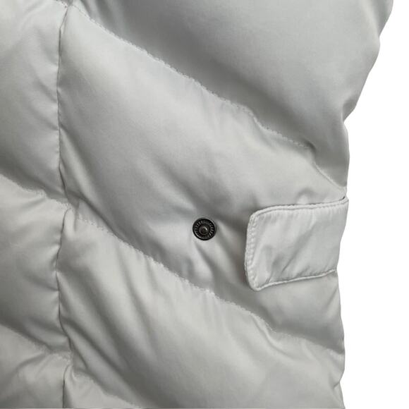 Eddie Bauer EB650 down women's vest in white with side pockets. - Picture 7 of 12